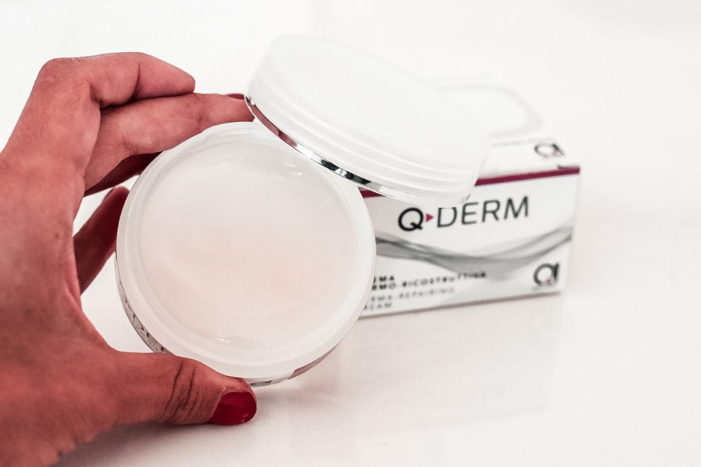 Q Derm Intensive usa i polipeptidi per un efficace trattamento intensivo di dermo rigenerazione